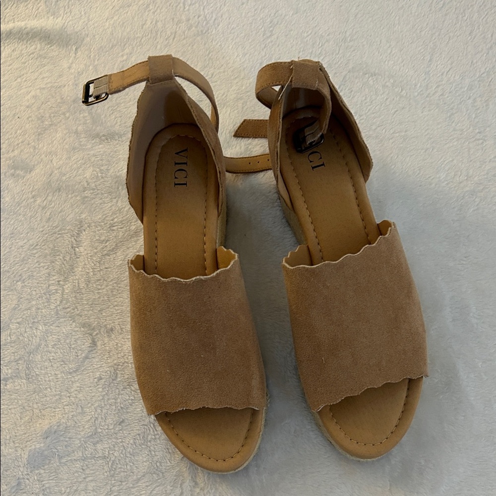 Vici Women's Tan Suede Sandals